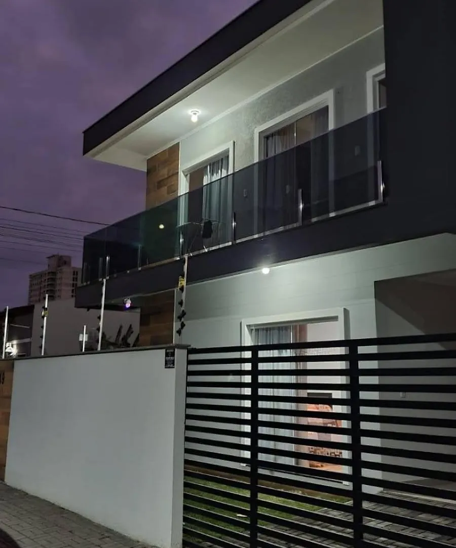 Casa de Férias Casa Nova E Confortavel A 350M Da Praia! Piçarras Brasil