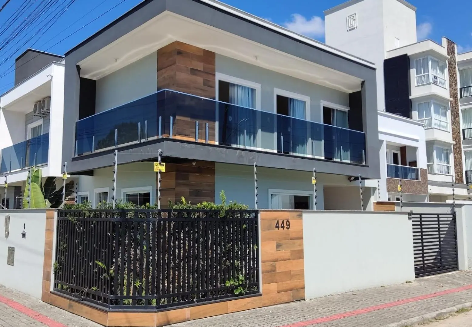 Contatos de Casa Nova E Confortavel A 350M Da Praia!